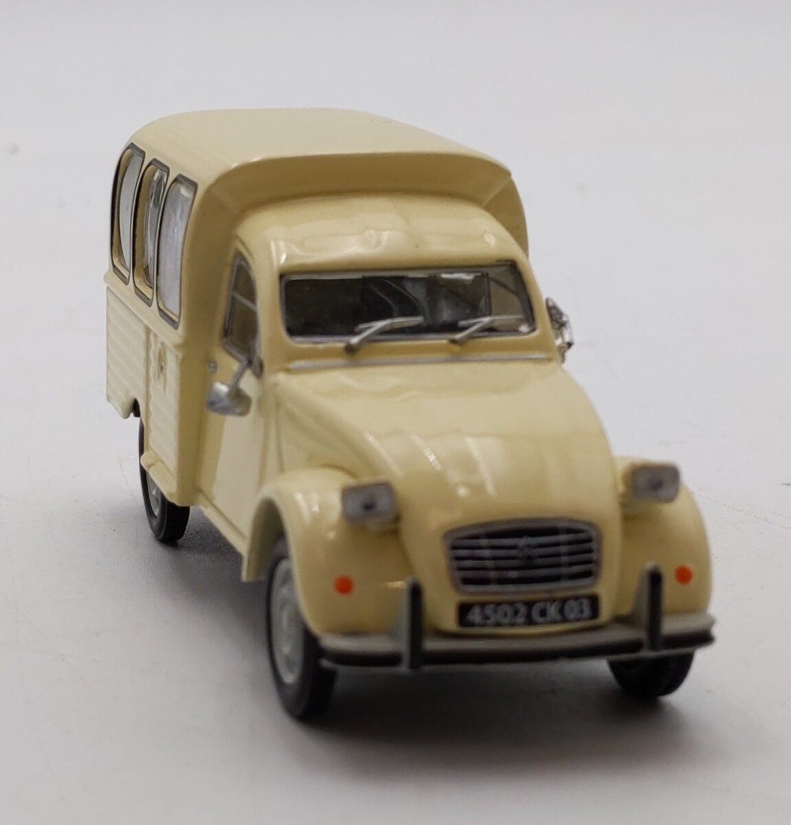 Eligor 1:43 Scale 1970 Citroën 2CV AKS 400 in beige LN/Box