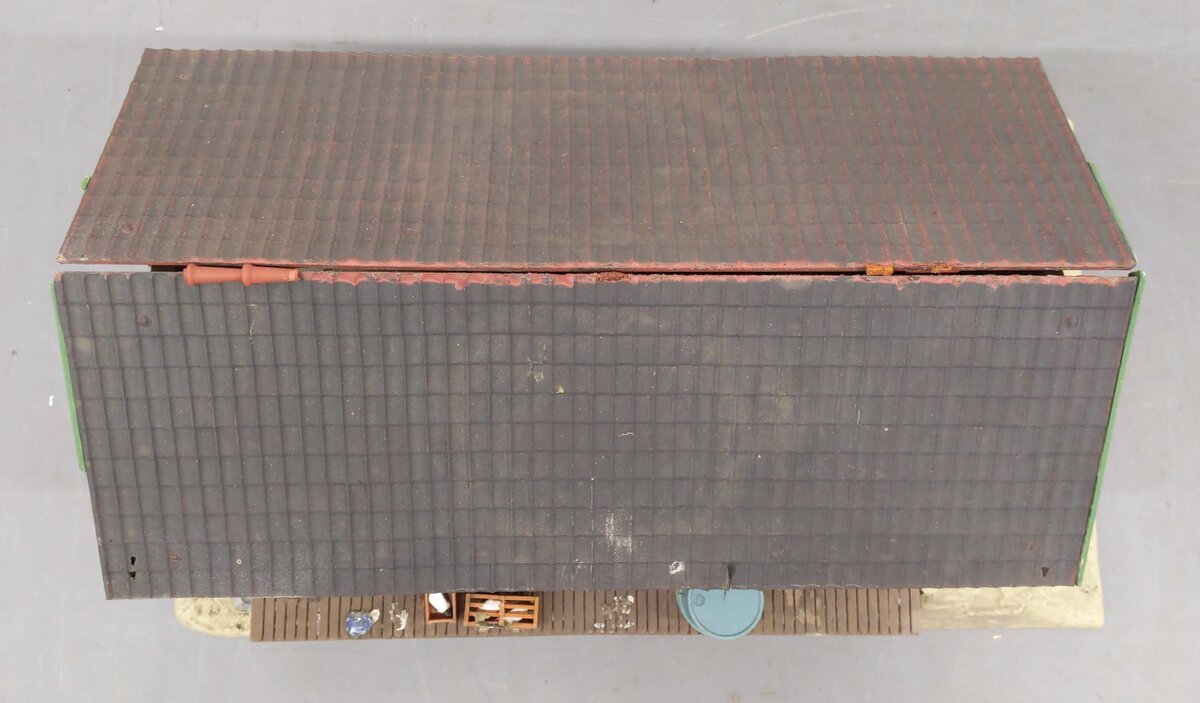 Pola 905 Kleinbach Freight Station Kit - Assembled