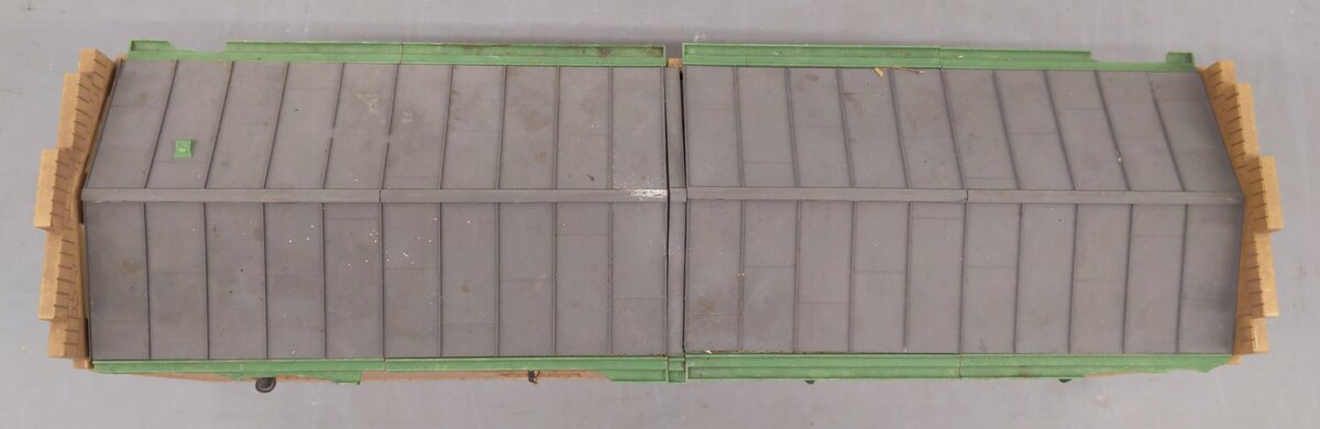 Pola G Scale Engine Shed - Assembled