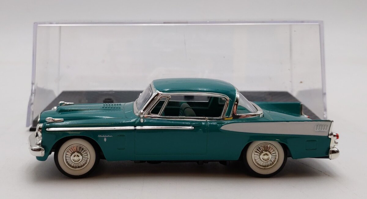 Road Signature 1:43 Scale NO.94254 1958 Studebaker Golden Hawk LN/Box