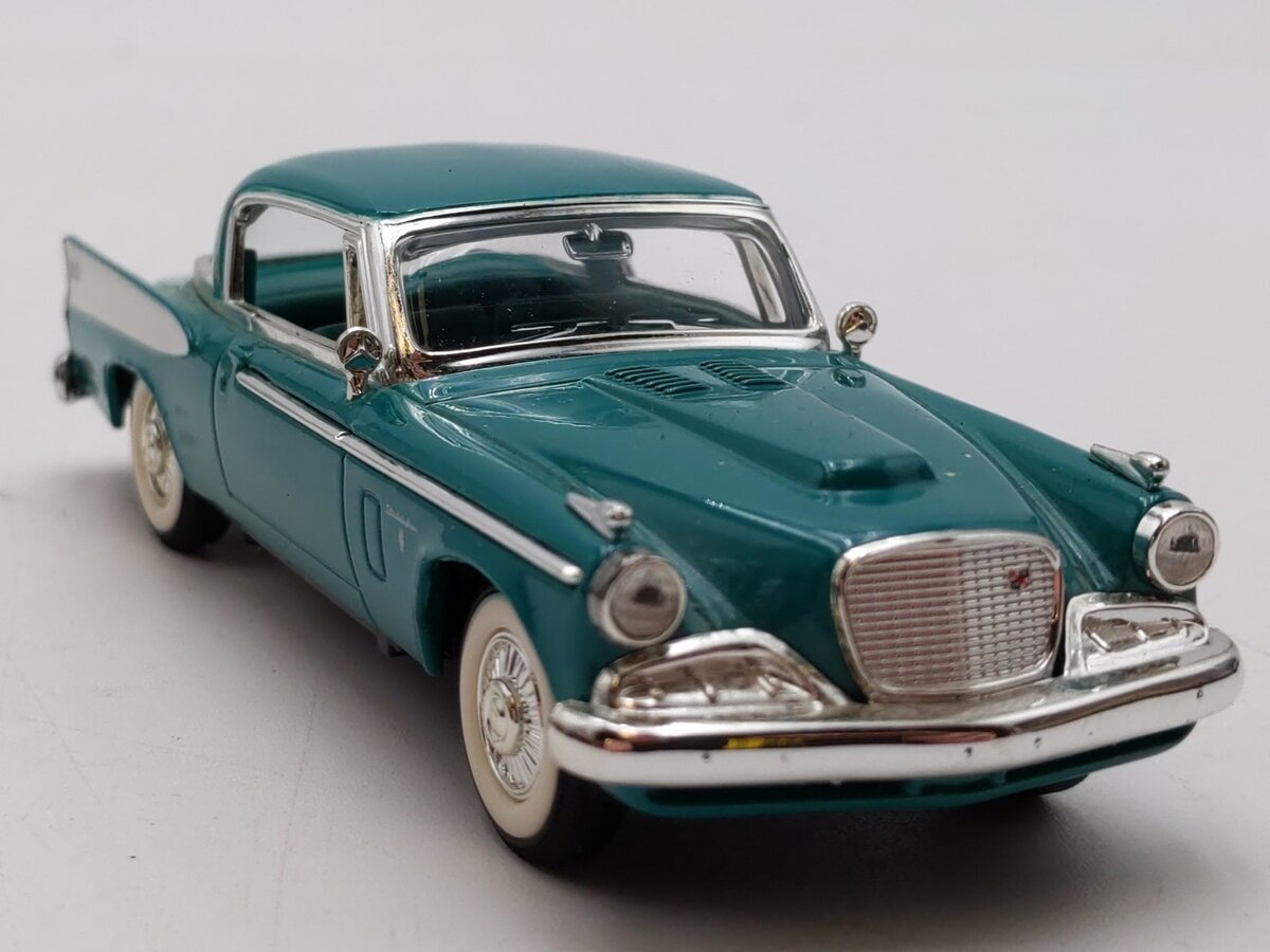 Road Signature 1:43 Scale NO.94254 1958 Studebaker Golden Hawk LN/Box