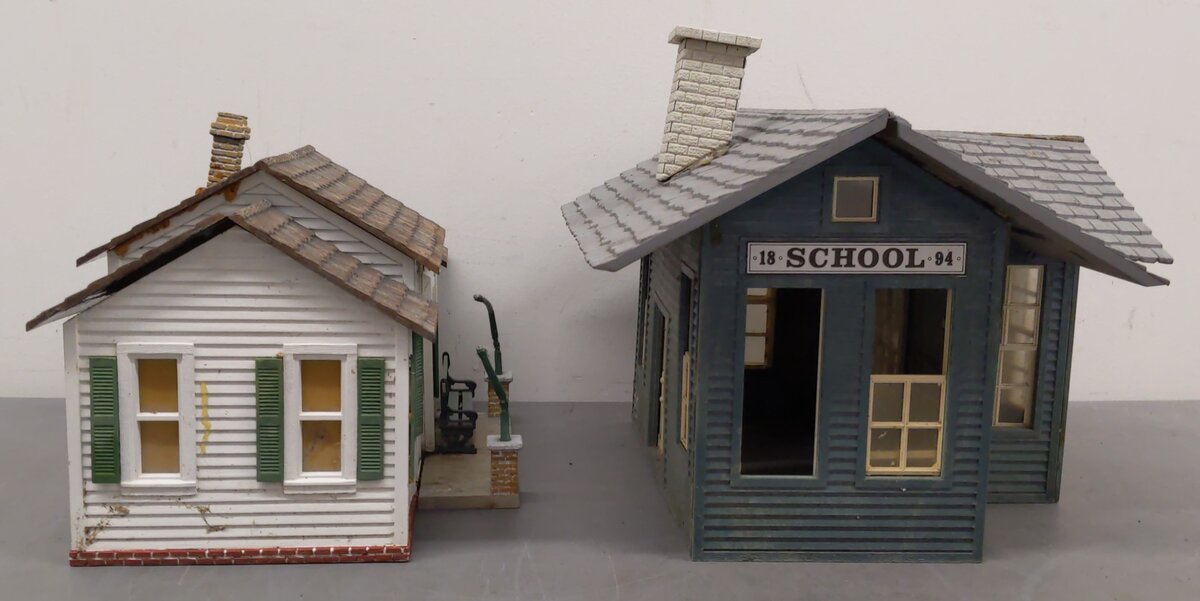 G Scale Buildings - Assembled [2]