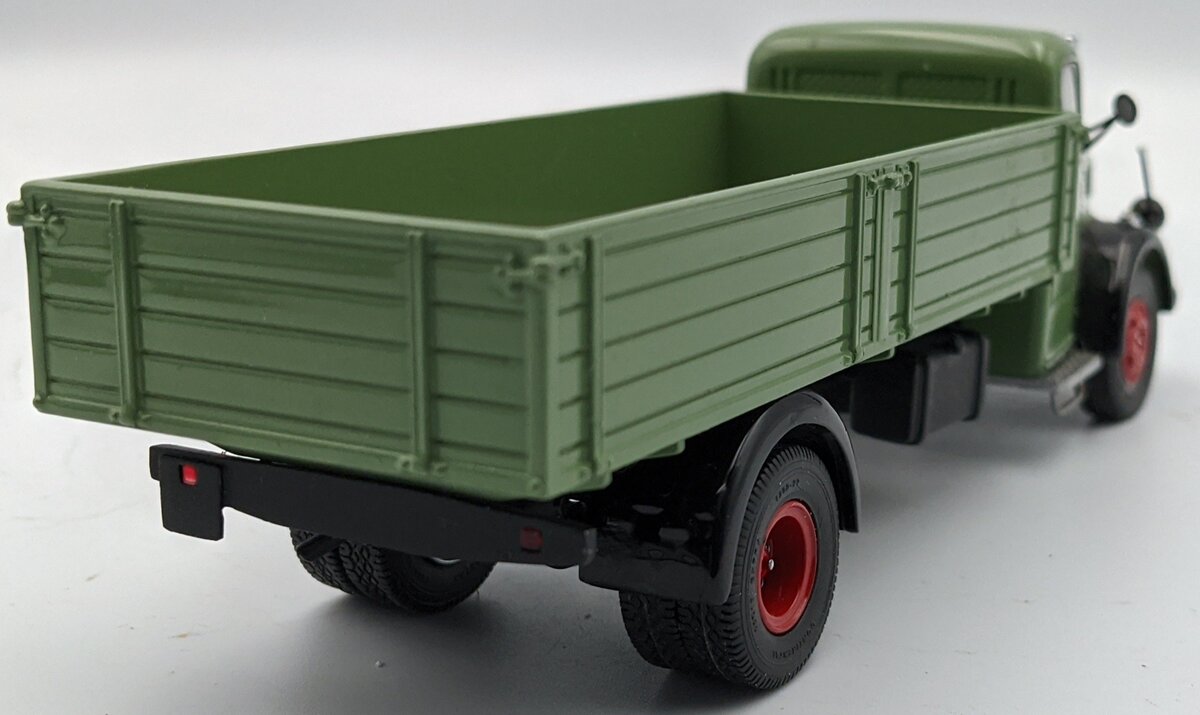 Schuco 1:43 Mercedes-Benz L 6600 Truck