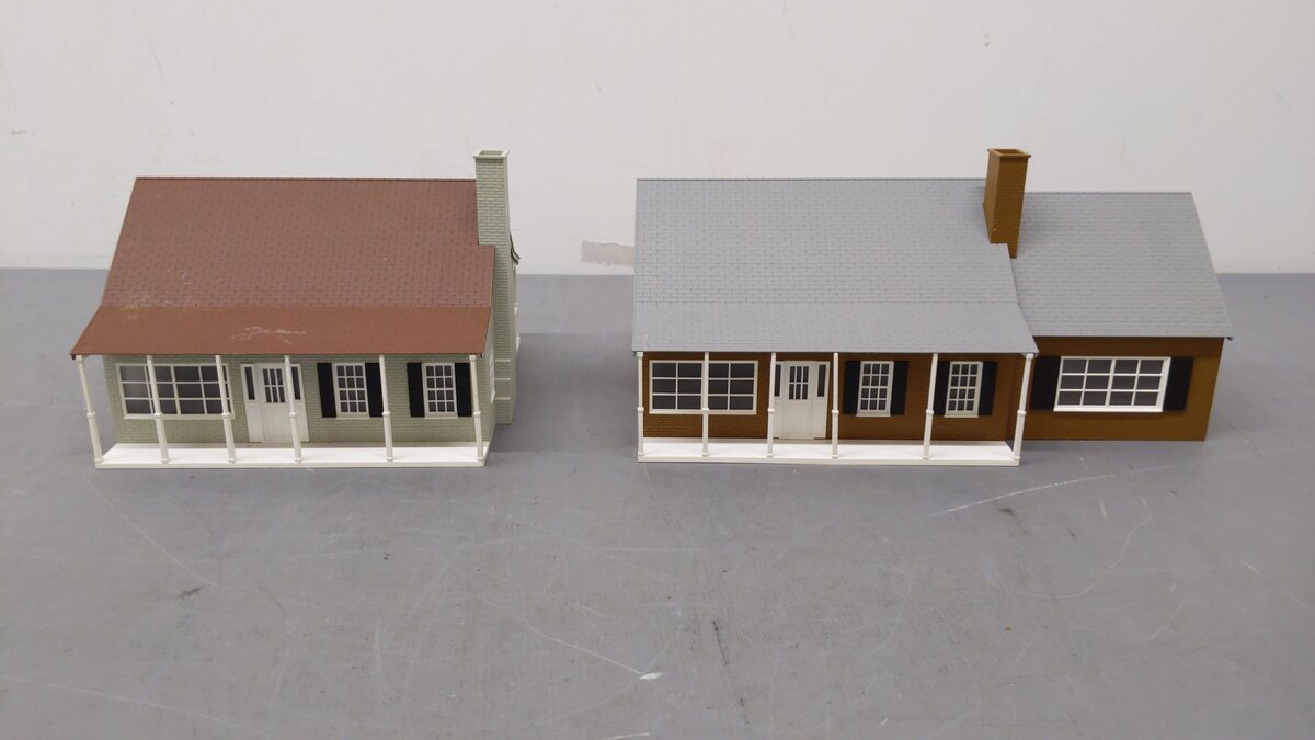 Lionel HO Scale Assorted Lighted Houses [2] EX