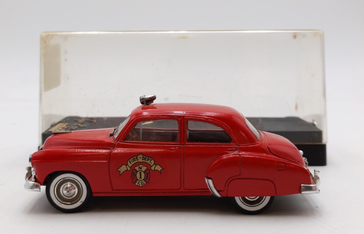 Solido 1:43 Scale No.4508 Chevrolet 1950 Styleline Sedan fire chief vehicle LN/Box