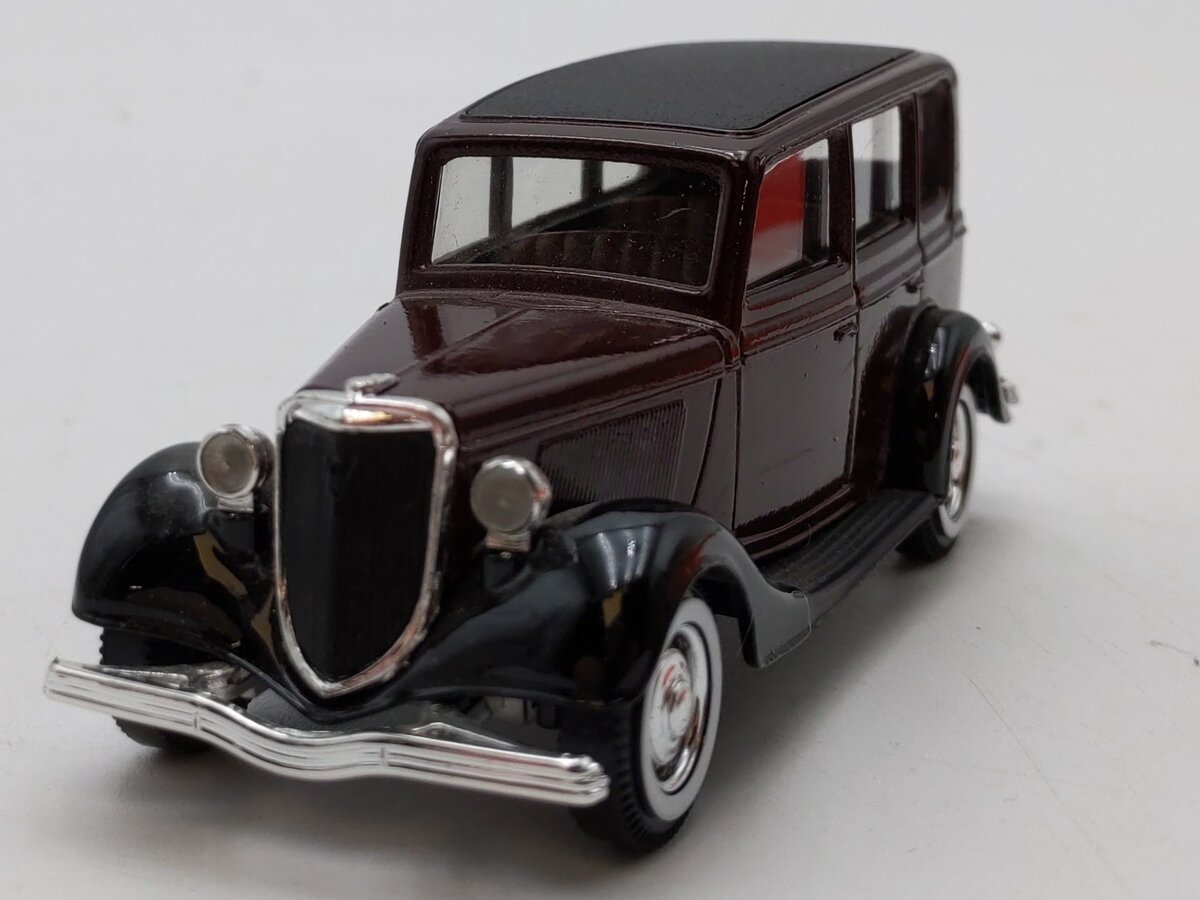 Solido 1:43 Scale Ford V8 1936 LN/Box