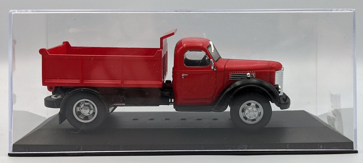 Whitebox 1/43 International Harvester KB7 LN