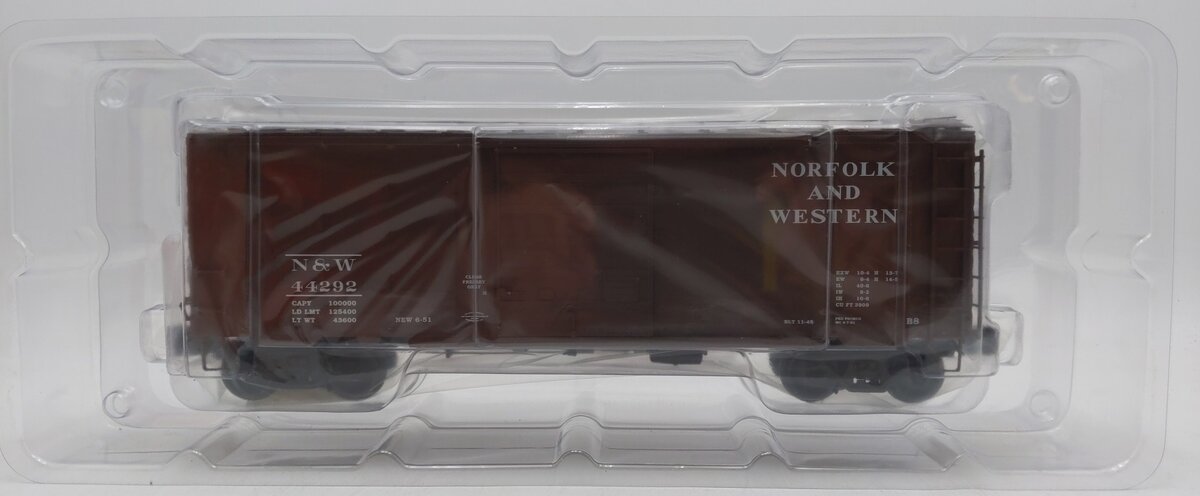 Lionel 6-82147 O Norfolk & Western 40' PS-1 Boxcar #44292 Ready to Run - 3-Rail NIB
