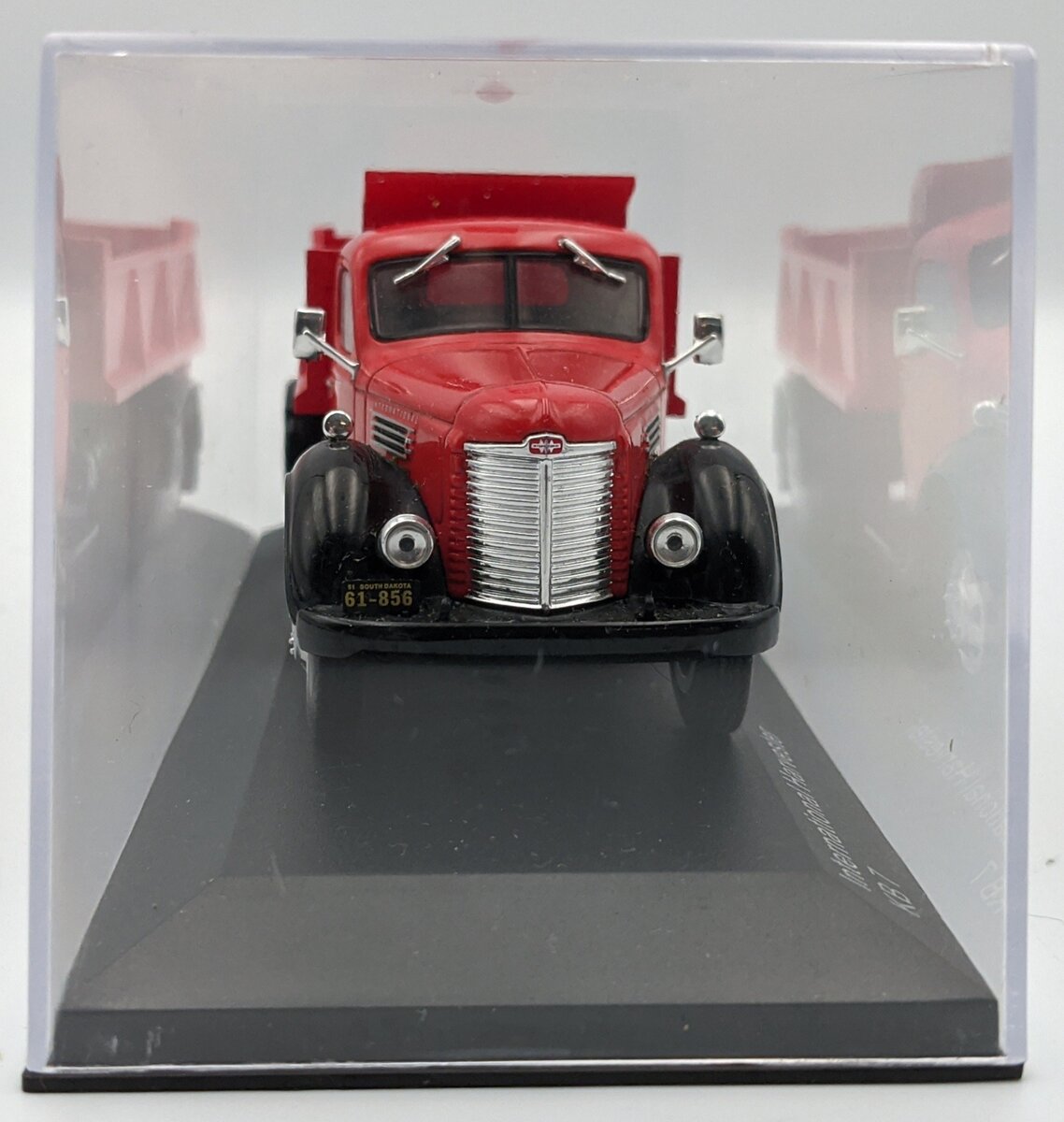 Whitebox 1/43 International Harvester KB7 LN