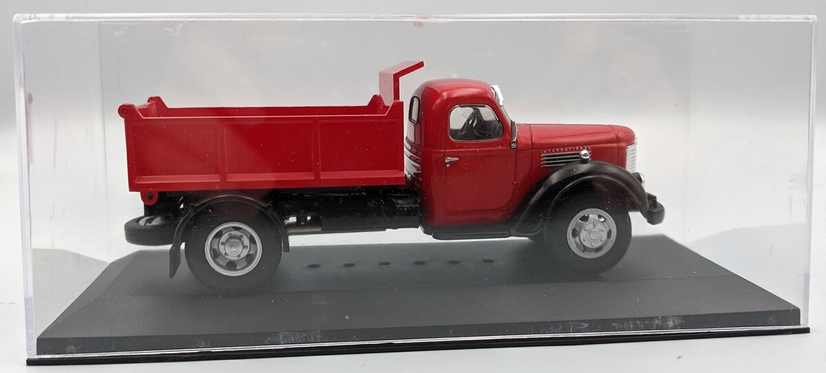Whitebox 1/43 International Harvester KB7 LN