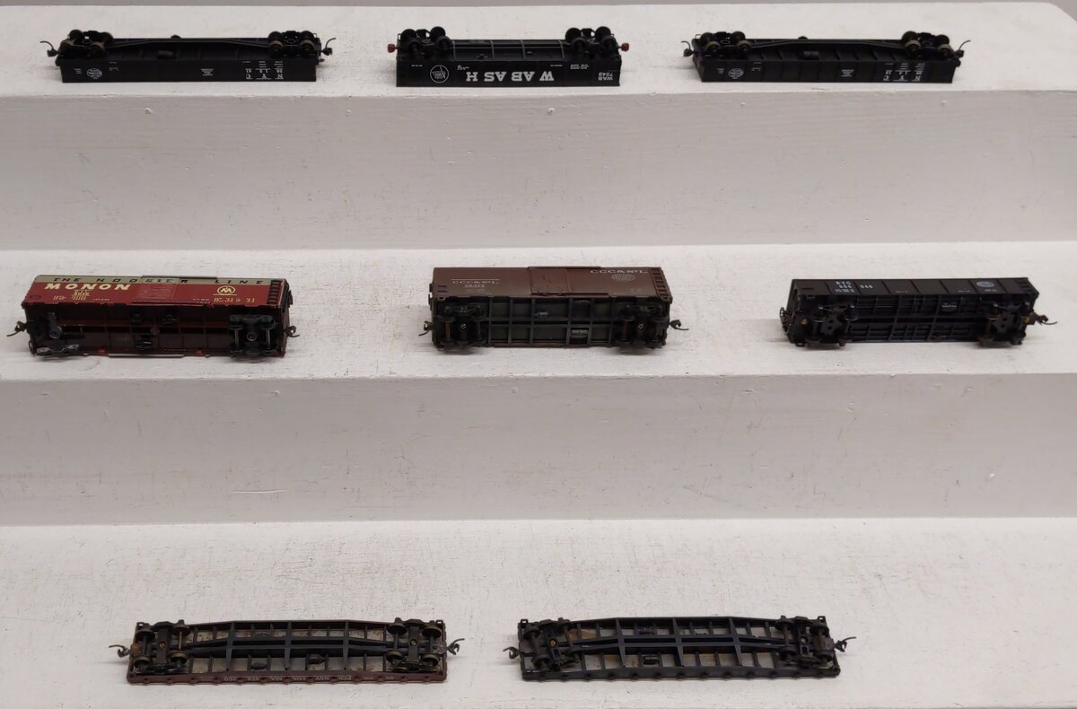 HO Scale Assorted Freight Cars [8] EX