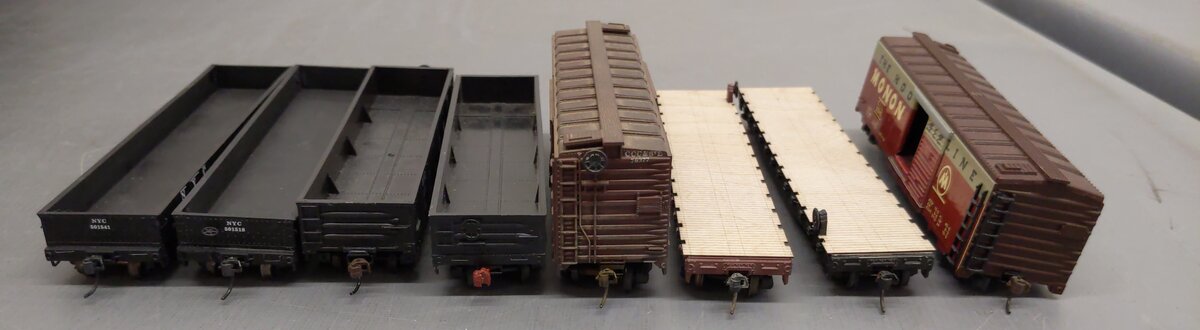 HO Scale Assorted Freight Cars [8] EX