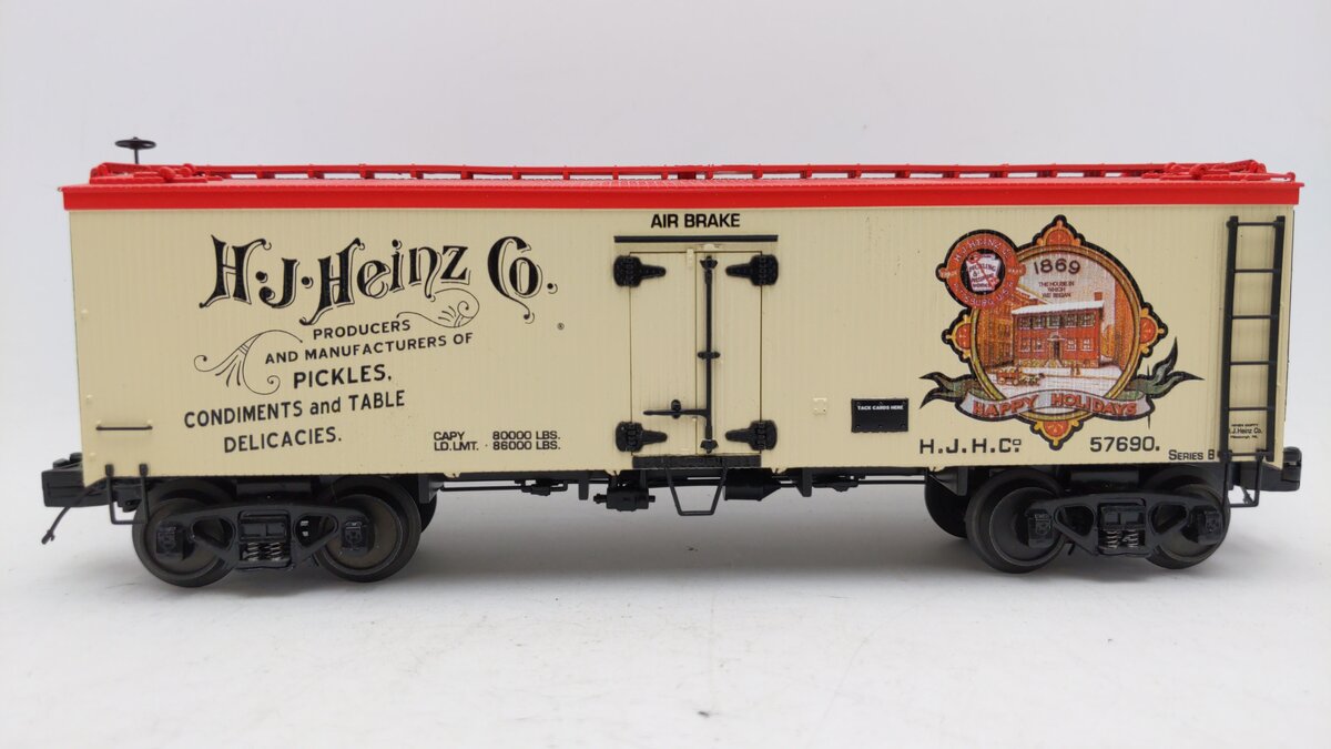 MTH 20-94322 Heinz Happy Holidays 1869 36'' Woodsided Reefer Car #57690 LN/Box