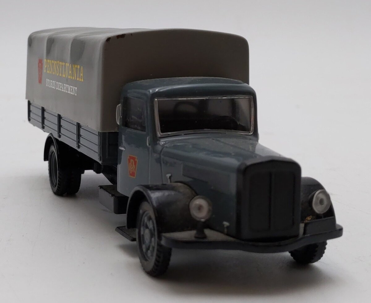 Corgi Classics 1:43 Scale 98455 White Canvas Back Truck LN/Box