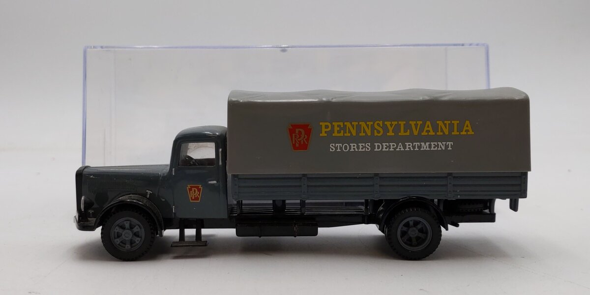 Corgi Classics 1:43 Scale 98455 White Canvas Back Truck LN/Box