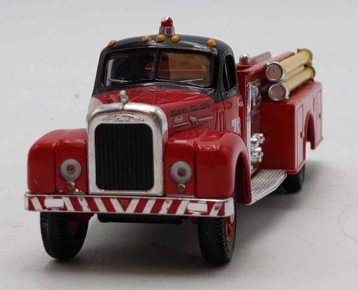 Corgi Classics 1:50 Scale Mack B Series Pumper LN/Box