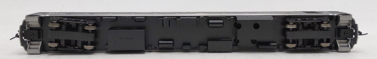 Walthers 35302 HO Chicago & North Western Budd RDC-2 Coach Baggage Car #9935 EX