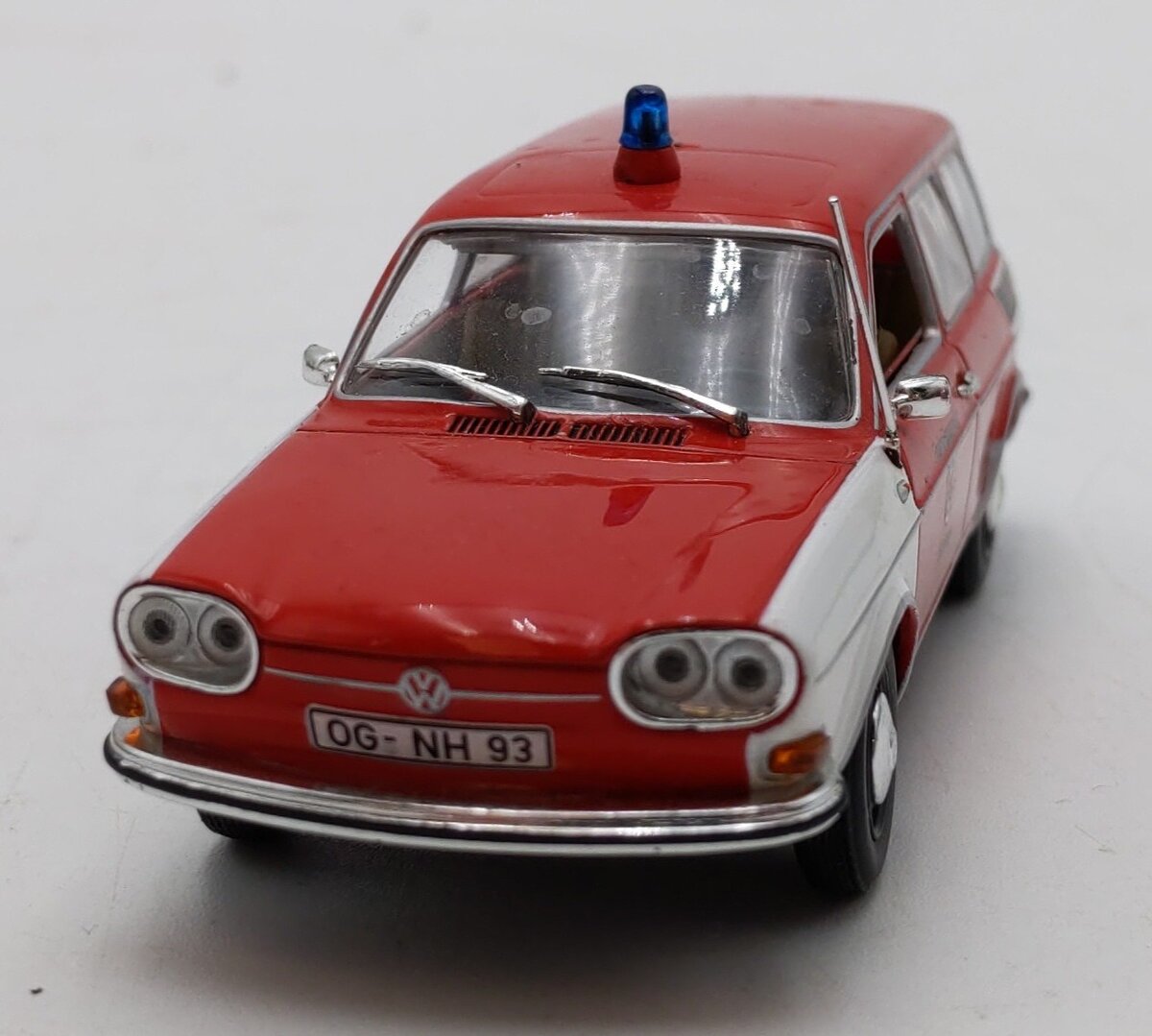 Minichamps 1:43 Scale 1969 Volkswagen 411 LE Variant fire department vehicle EX/Box