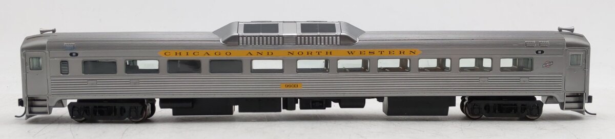 Walthers 920-35252 HO Scale CNW Budd RDC-1 Coach Passenger Car #9933 EX