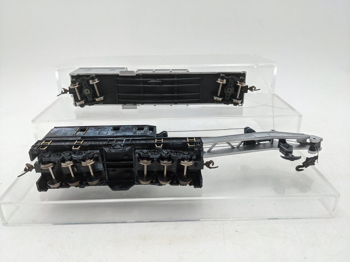 Bachmann 16149 HO Painted Unlettered 250-Ton Steam Crane Car and Boom Tender/Box