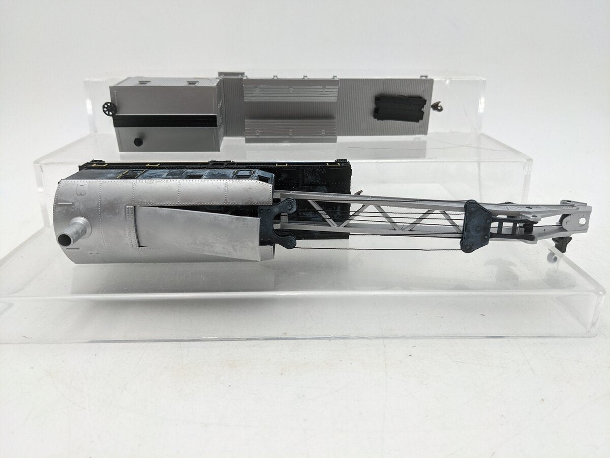 Bachmann 16149 HO Painted Unlettered 250-Ton Steam Crane Car and Boom Tender/Box