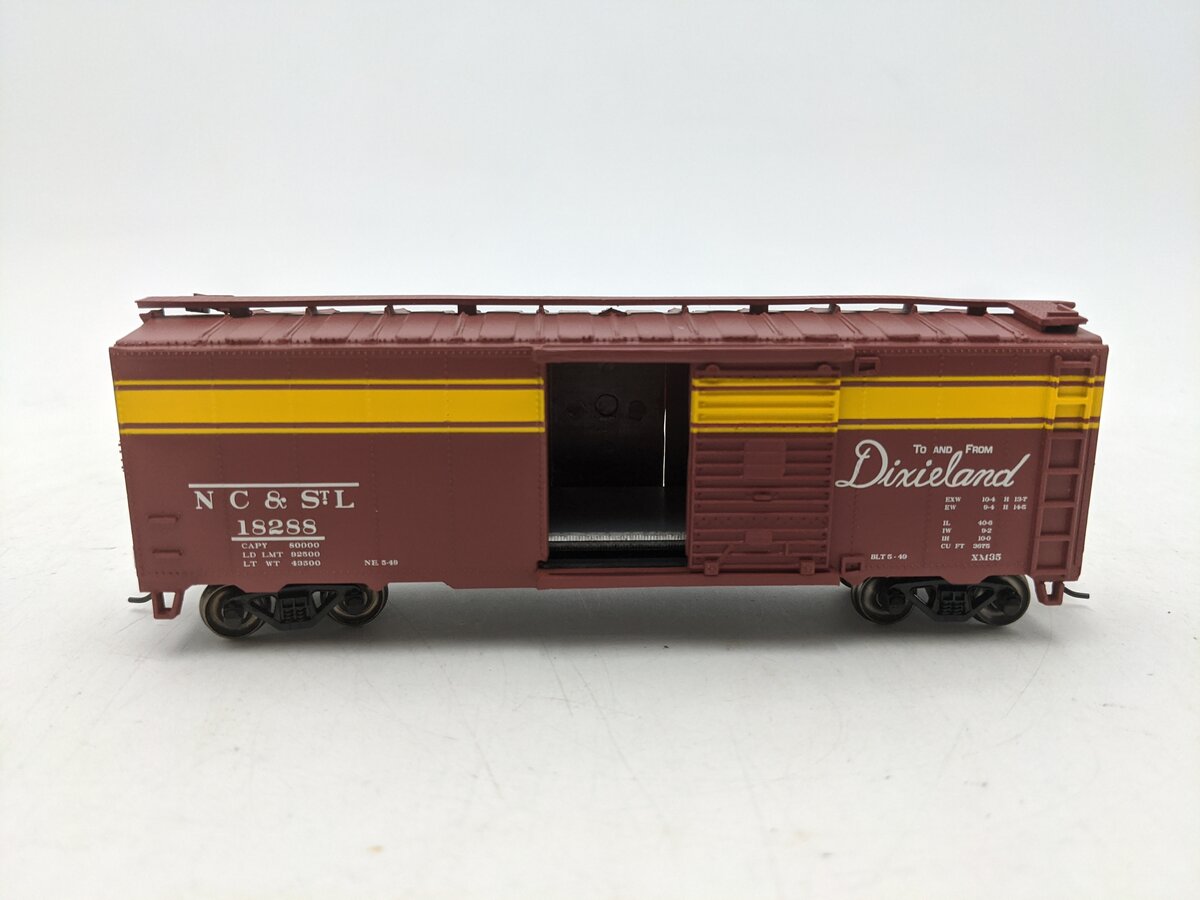 Bachmann 17030 HO Nashville, Chattanooga & St Louis 40' Steel Boxcar #18288