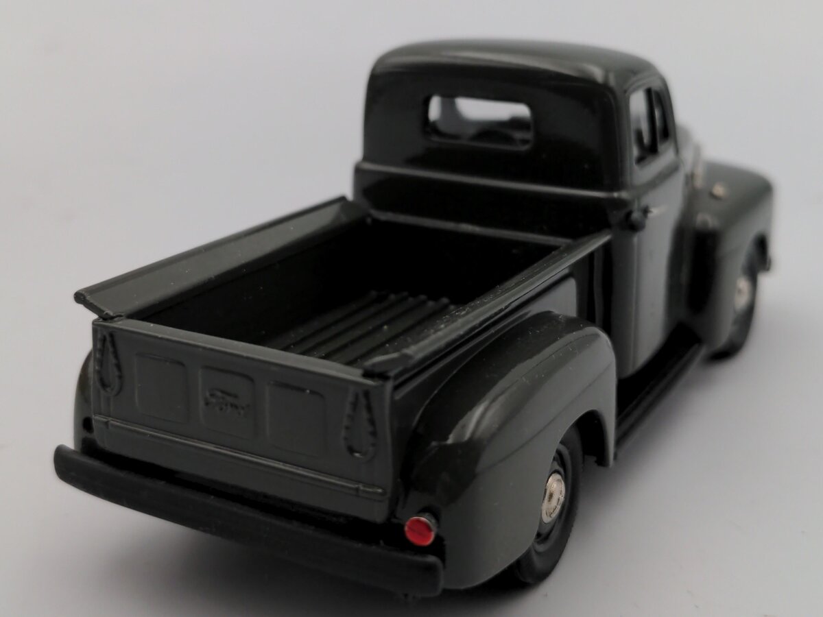 Brooklin Models 76 1:43 1948 Ford F-1 Pick-Up NIB