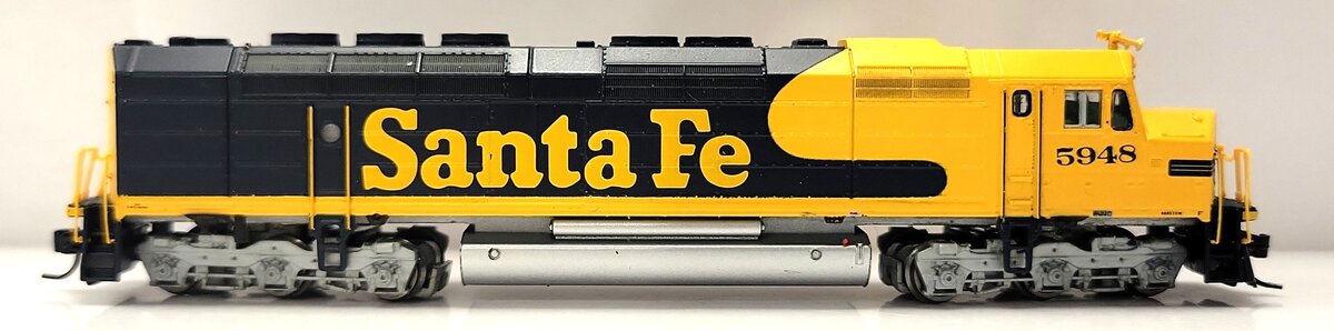 Athearn 16827 N Santa Fe FP45 Freight Warbonnet #5948 EX/Box