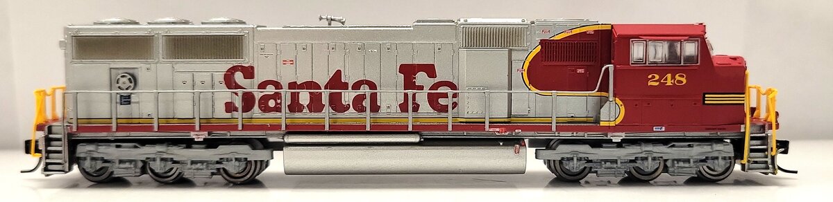 Athearn 17418 N Santa Fe/Warbonnet SD75M Diesel Locomotive #248 LN/Box