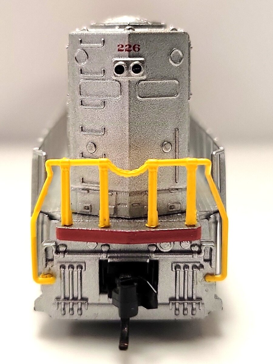 Athearn 10703 N Santa Fe SD75M Diesel #226 LN/Box
