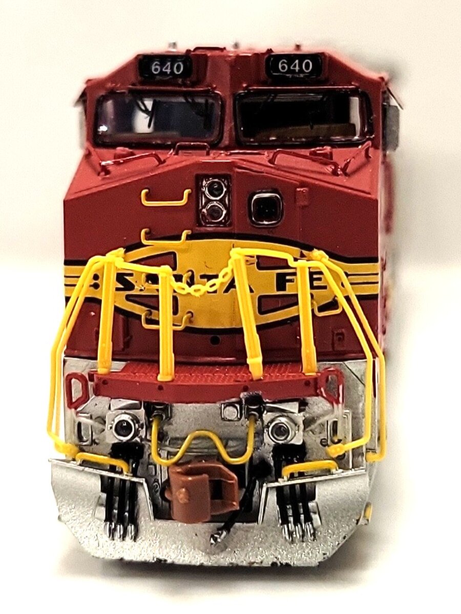 Scale Trains SXT38516 N Scale Santa Fe GE C44-9W Diesel Locomotive #640 LN/Box