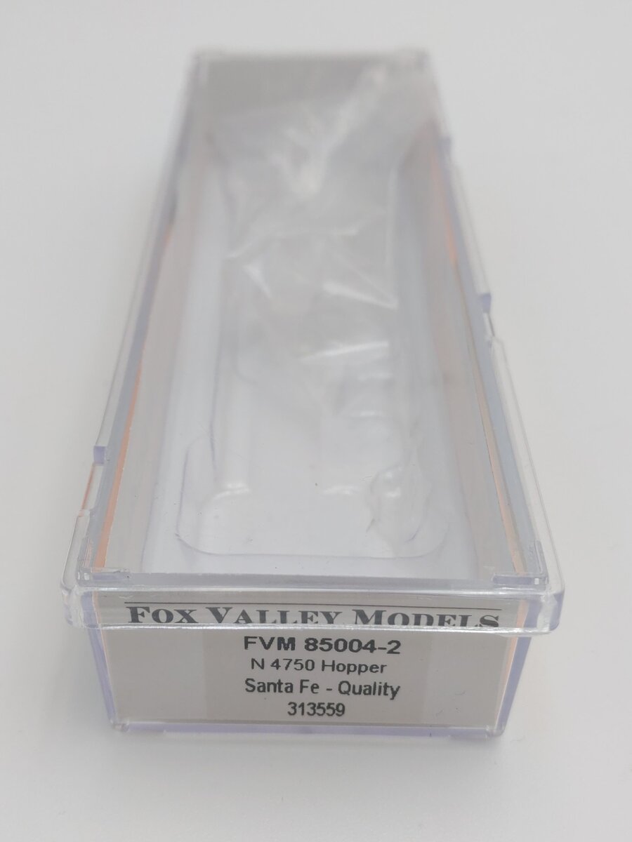 Fox Valley Models 85004-2 N ATSF 4750 Cuft 3 Bay Covered Hopper Car #313559 LN/Box