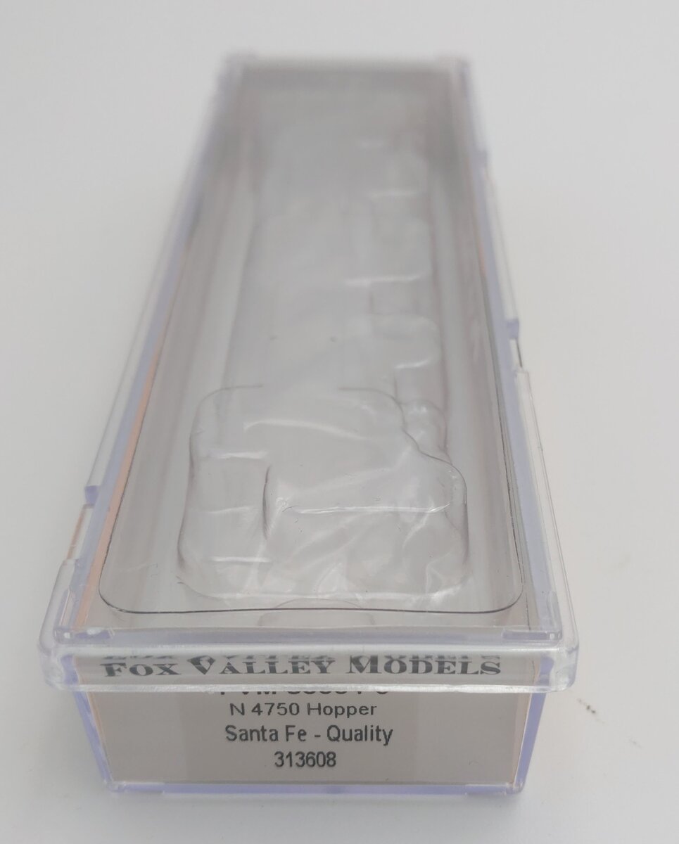 Fox Valley Models 85004-3 N ATSF 4750 Cuft 3 Bay Covered Hopper Car #313808 LN/Box