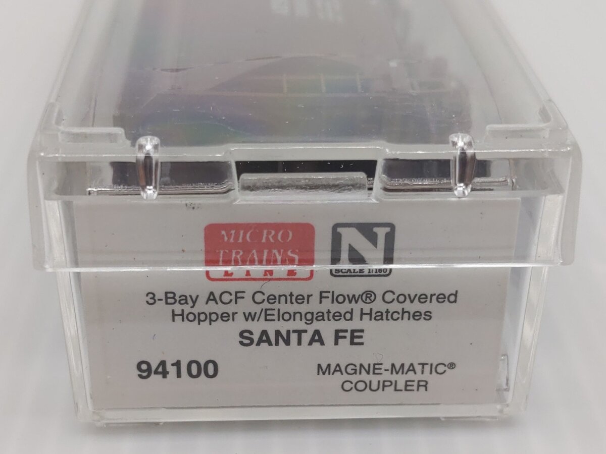 Micro-Trains 09400100 N Santa Fe 3-Bay ACF Center Flow Covered Hopper #313831 LN/Box