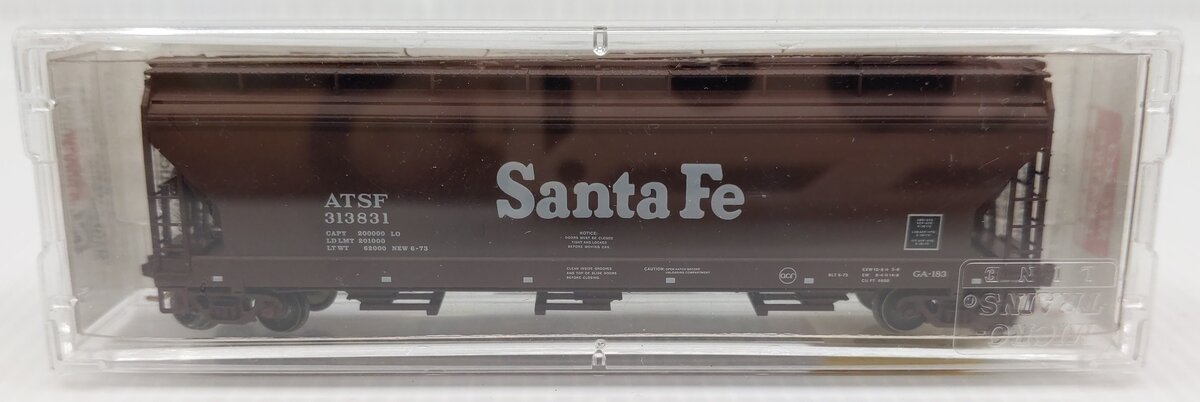 Micro-Trains 09400100 N Santa Fe 3-Bay ACF Center Flow Covered Hopper #313831 LN/Box