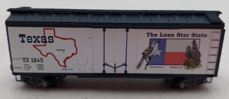 Micro-Trains 02100374 N Scale Texas State 40' Standard Plug Door Boxcar #1845 EX/Box