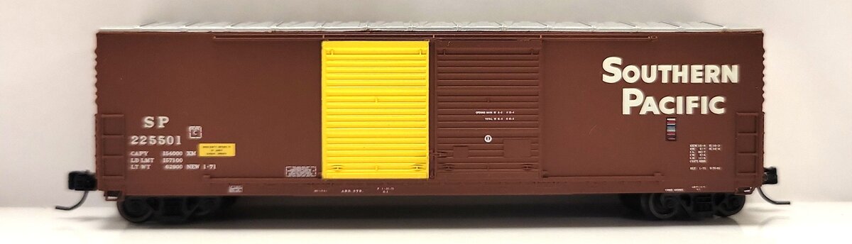 ExactRail EN-50801-1 N Southern Pacific Gunderson 5200 Cu. Ft. Boxcar #225501 LN/Box