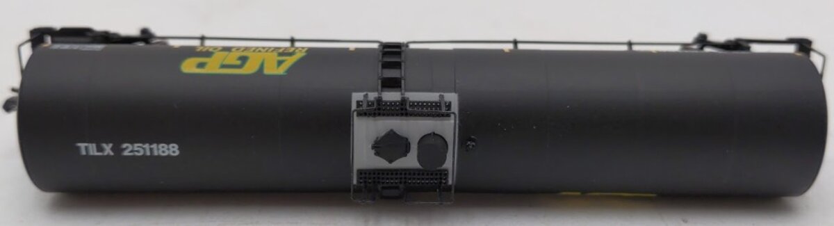 Atlas 50000409 N Scale AGP Refined Oil Trinity 25,500 Gallon Tank Car #251188 EX/Box