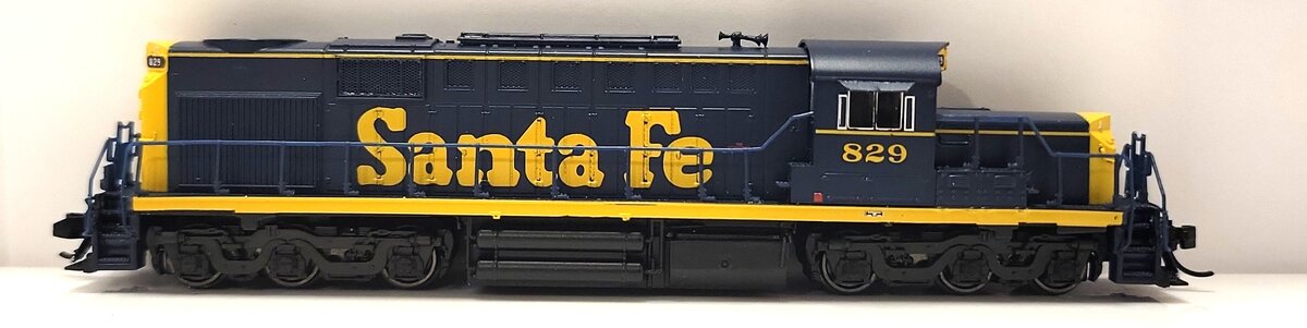 Broadway Limited 6610 N ATSF Alco RSD-15 Diesel Locomotive #829 w/ DCC & Sound LN/Box