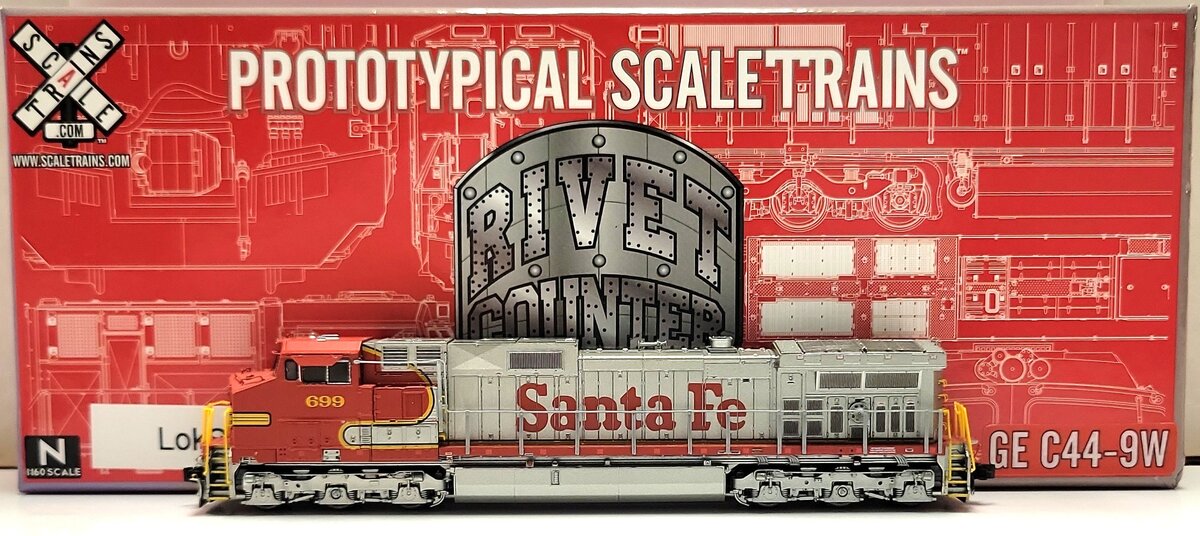 Scale Trains SXT31480 N Scale Santa Fe GE C44-9W Diesel Locomotive #699 EX/Box