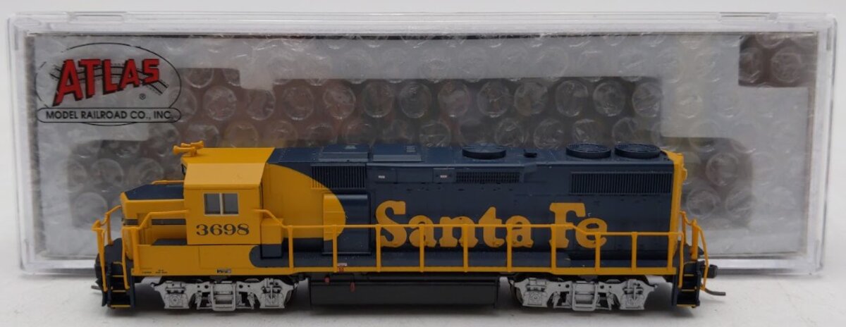Atlas 40004802 N Scale Santa Fe GP39-2 Ph.2 Diesel Engine #3698 with DCC/SND LN/Box