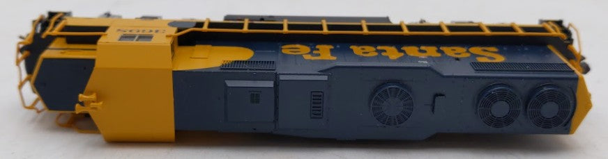 Atlas 40004802 N Scale Santa Fe GP39-2 Ph.2 Diesel Engine #3698 with DCC/SND LN/Box