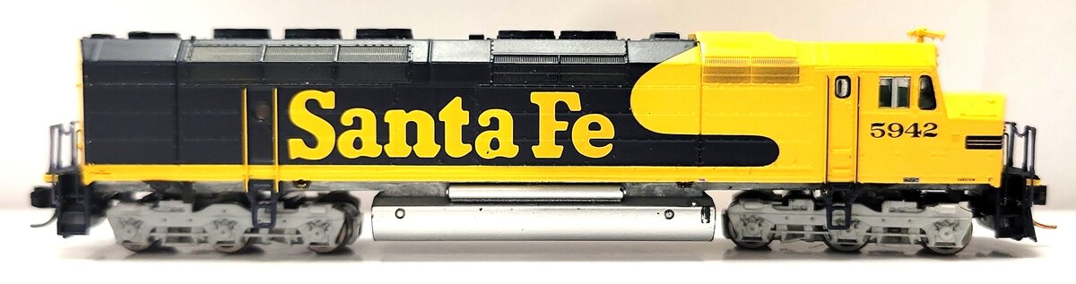Athearn 16826 N Santa Fe FP45 Freight Warbonnet #5942 EX/Box
