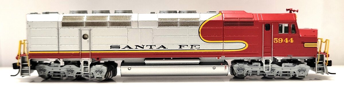 Athearn 16840 N Scale Santa Fe EMD FP45 Diesel Locomotive #5944 LN/Box