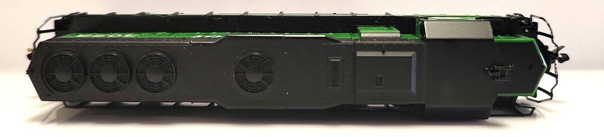 Atlas N Scale Burlington Northern "Hustle Muscle" Diesel Locomotive #3028 LN/Box
