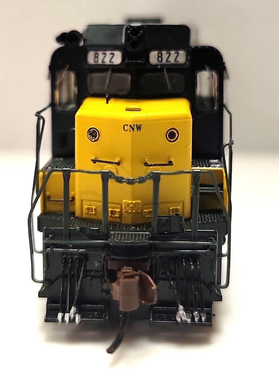 Scale Trains SXT39950 N Scale Chicago & Northwestern EMD GP30 Diesel Loco #822 EX/Box