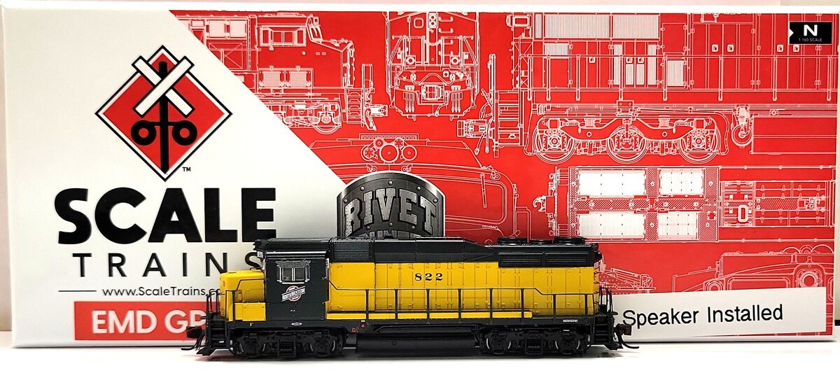Scale Trains SXT39950 N Scale Chicago & Northwestern EMD GP30 Diesel Loco #822 EX/Box