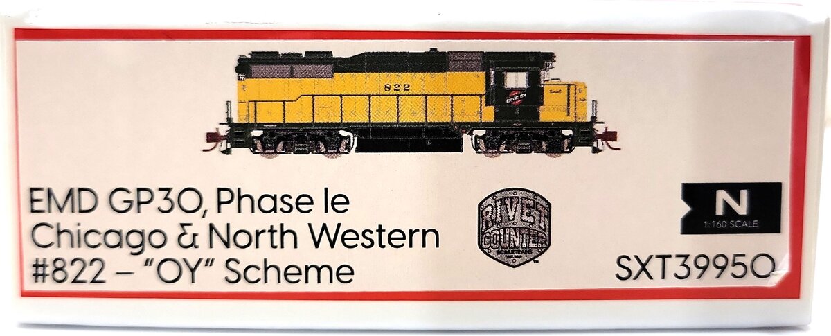 Scale Trains SXT39950 N Scale Chicago & Northwestern EMD GP30 Diesel Loco #822 EX/Box