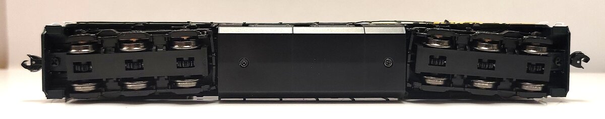 Scale Trains SXT10734 N Chicago & Northwestern GE C44-9W Diesel Locomotive #8681 LN/Box