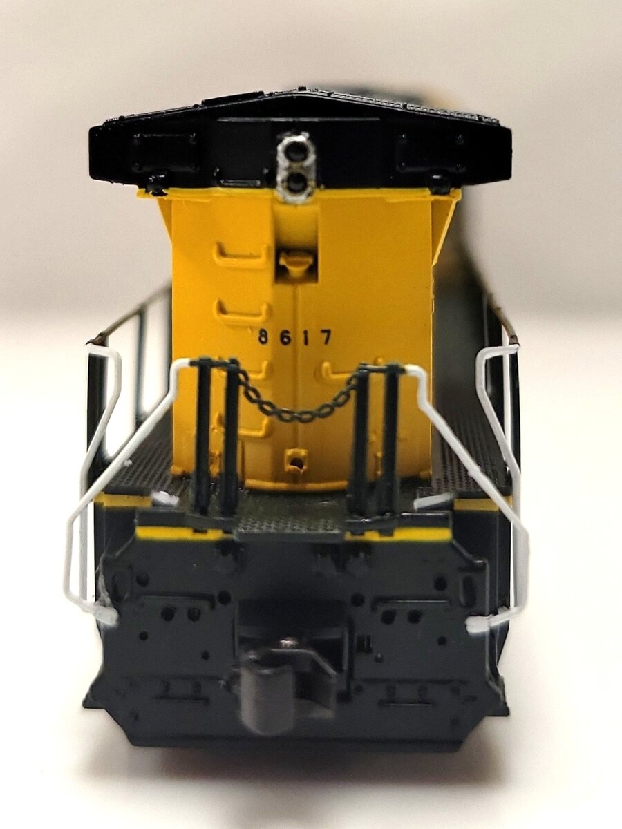 Scale Trains SXT10732 N Scale Chicago & Northwestern GE C44-9W Diesel Loco #8617 LN/Box